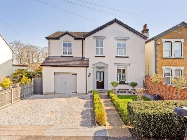 4 bedroom detached house to rent