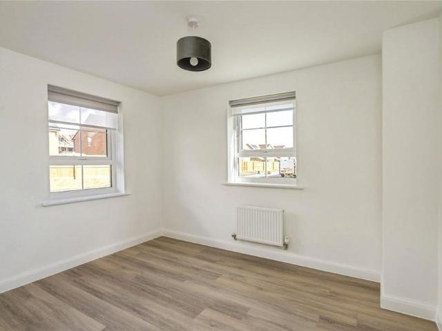 4 bedroom detached house to rent