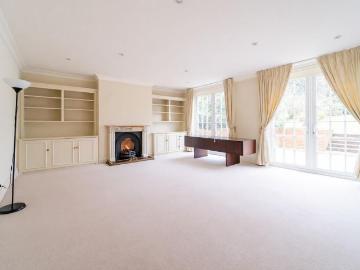 4 bedroom detached house to rent