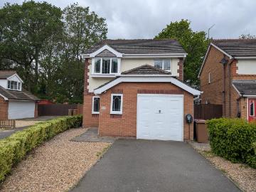 4 bedroom detached house to rent