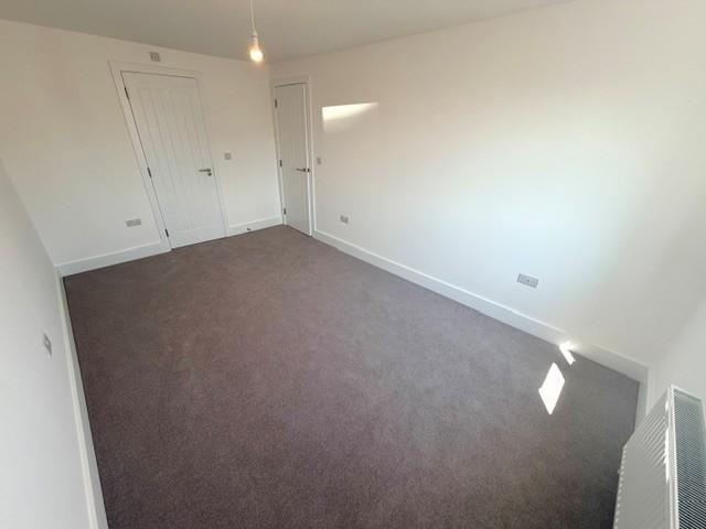 4 bedroom detached house to rent