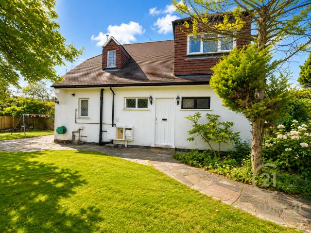 4 bedroom detached house to rent