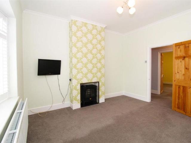 4 bedroom detached house to rent