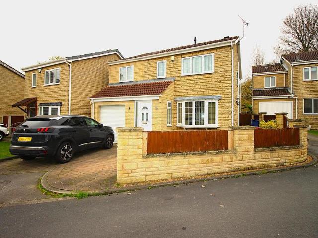 4 bedroom detached house to rent