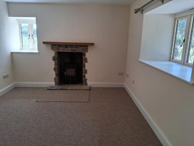 4 bedroom detached house to rent
