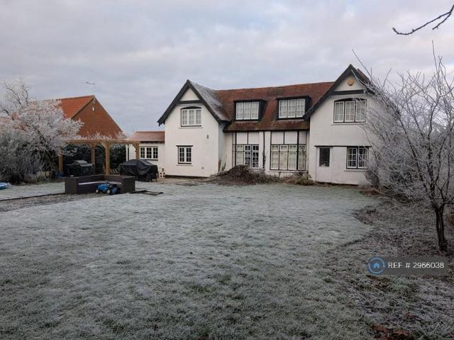 4 bedroom detached house to rent
