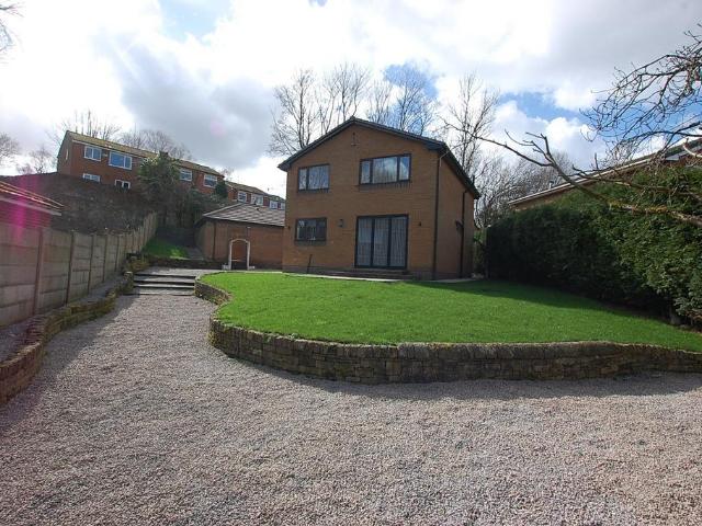 4 bedroom detached house to rent