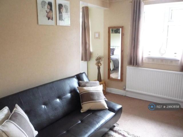 4 bedroom detached house to rent