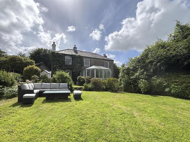 4 bedroom detached house to rent