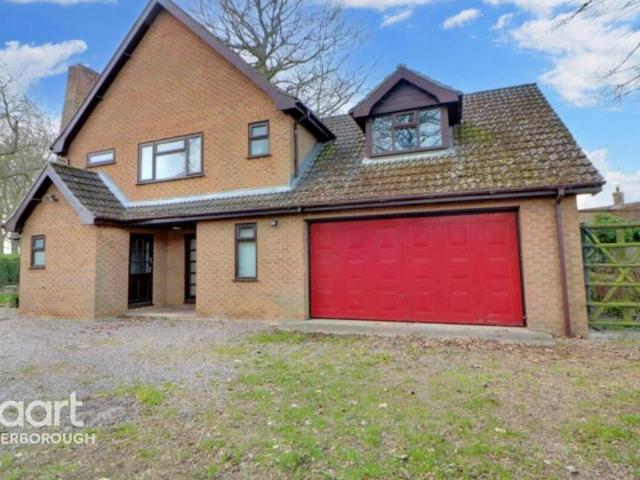 4 bedroom detached house to rent