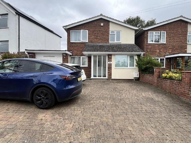 4 bedroom detached house to rent