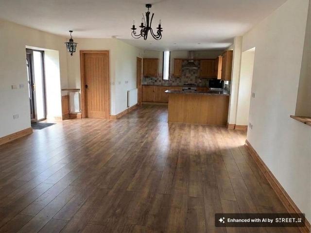 4 bedroom detached house to rent
