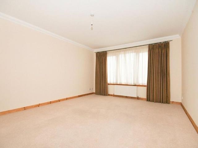 4 bedroom detached house to rent
