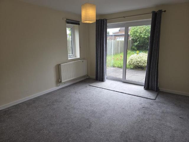 4 bedroom detached house to rent