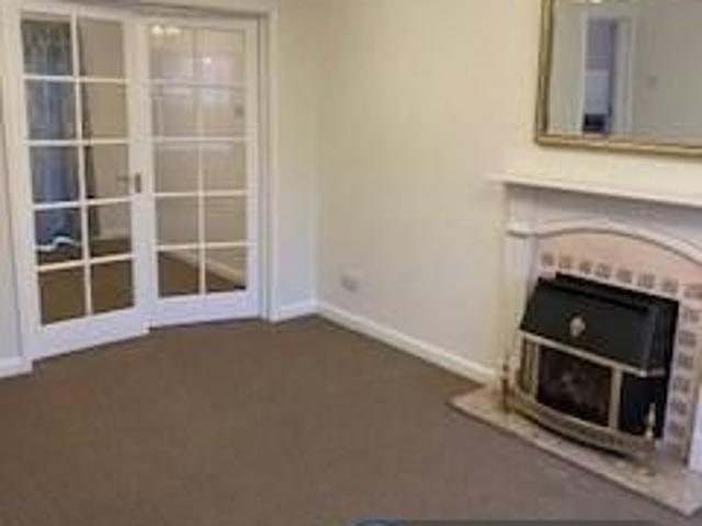4 bedroom detached house to rent