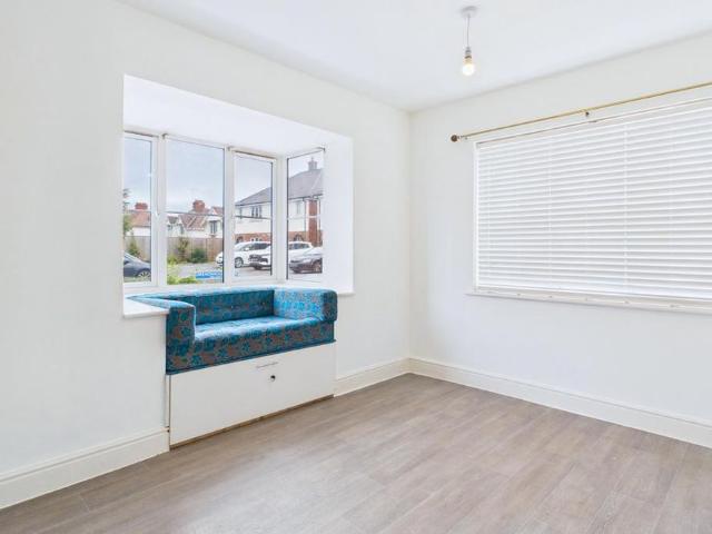 4 bedroom detached house to rent