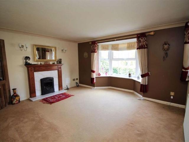 4 bedroom detached house to rent
