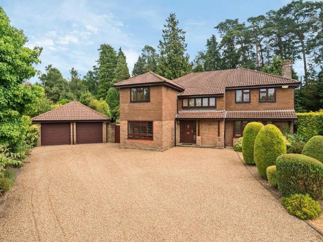4 bedroom detached house to rent