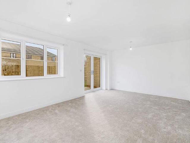 4 bedroom detached house to rent