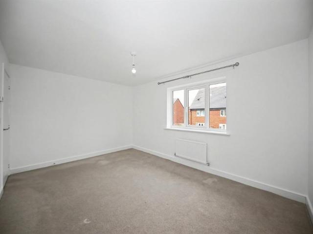 4 bedroom detached house to rent