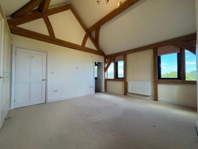 4 bedroom detached house to rent