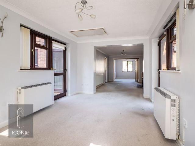 4 bedroom detached house to rent