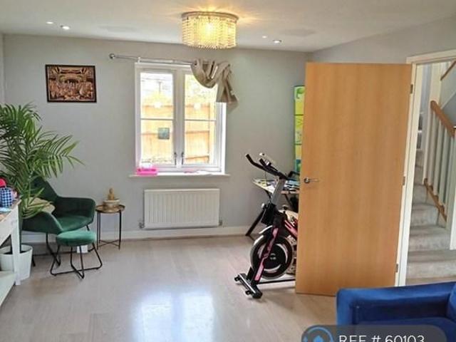 4 bedroom detached house to rent
