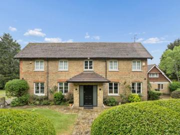 4 bedroom detached house to rent