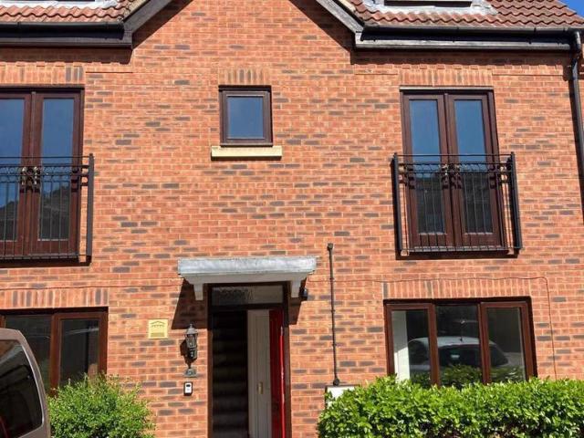 4 bedroom detached house to rent