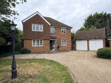 4 bedroom detached house to rent