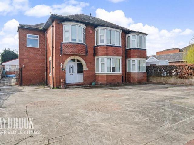 4 bedroom detached house to rent