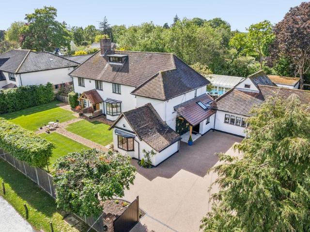 4 bedroom detached house to rent