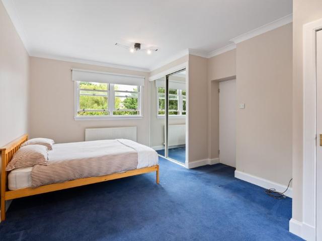 4 bedroom detached house to rent
