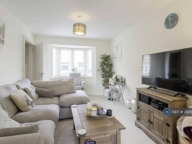 4 bedroom detached house to rent