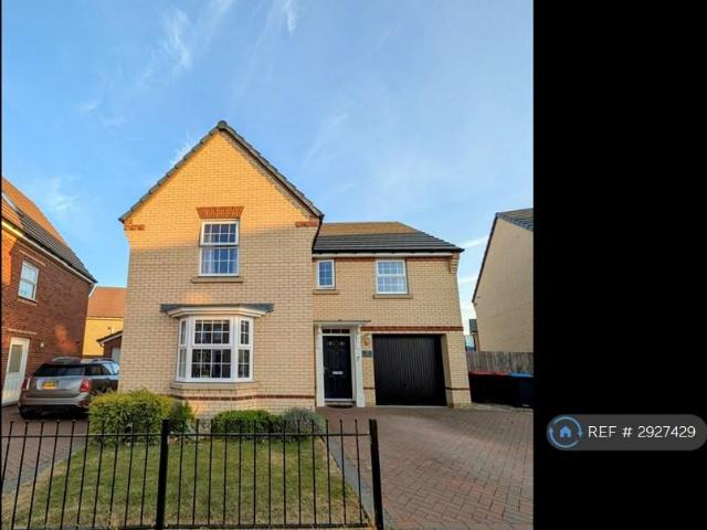 4 bedroom detached house to rent