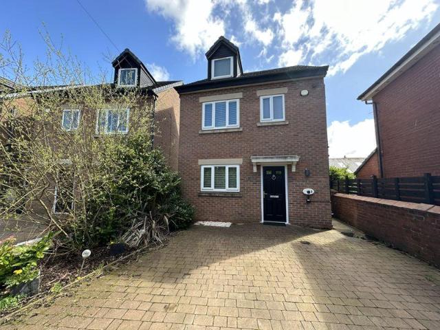 4 bedroom detached house to rent