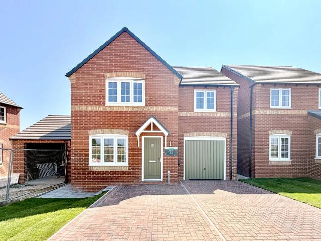 4 bedroom detached house to rent
