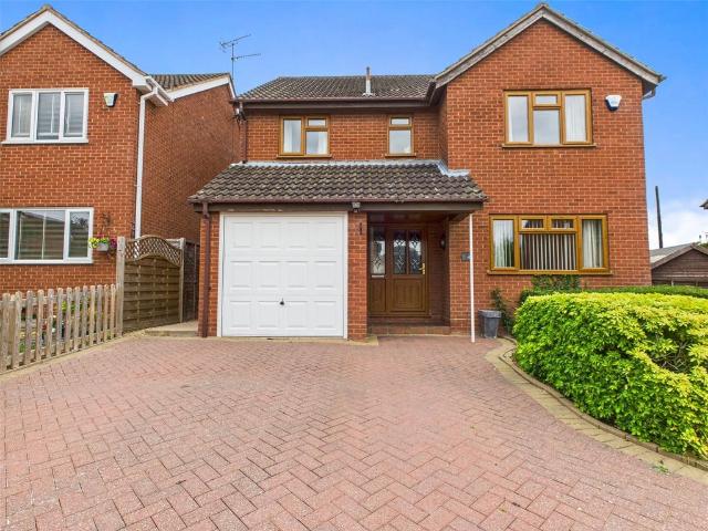 4 bedroom detached house to rent