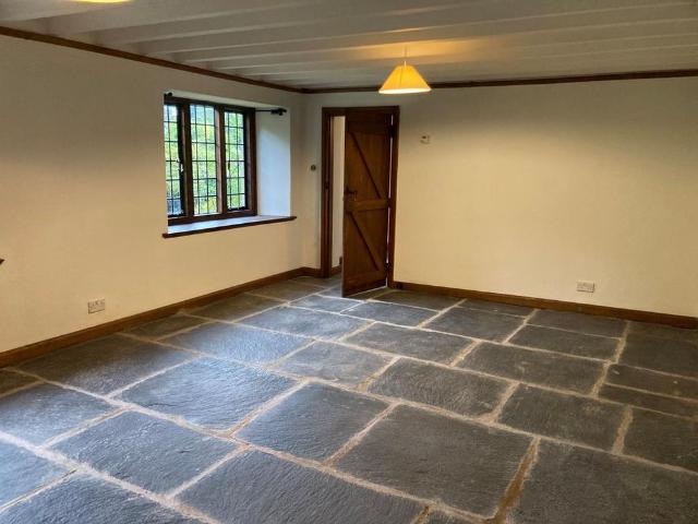 4 bedroom detached house to rent