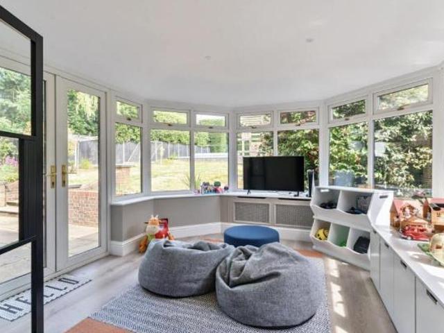 4 bedroom detached house to rent