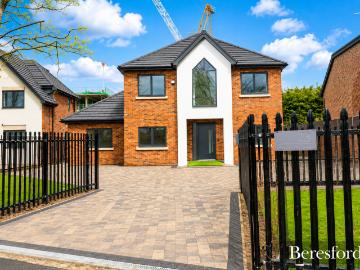 4 bedroom detached house to rent