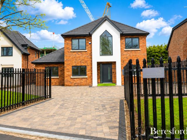 4 bedroom detached house to rent