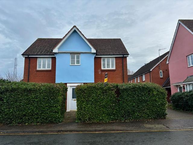 4 bedroom detached house to rent