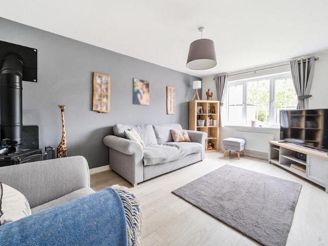 4 bedroom detached house to rent