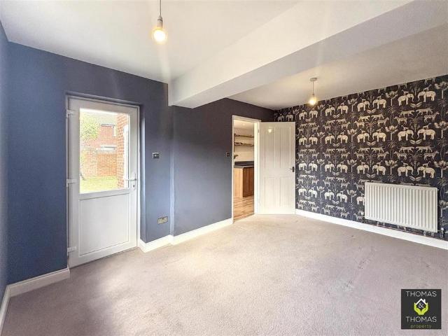 4 bedroom detached house to rent