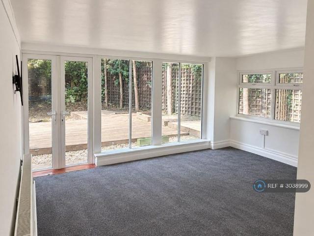 4 bedroom detached house to rent