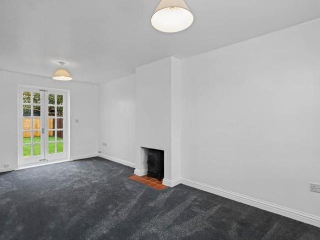 4 bedroom detached house to rent