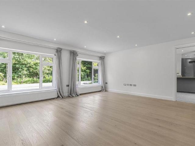 4 bedroom detached house to rent
