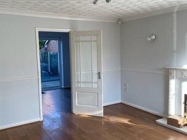 4 bedroom detached house to rent