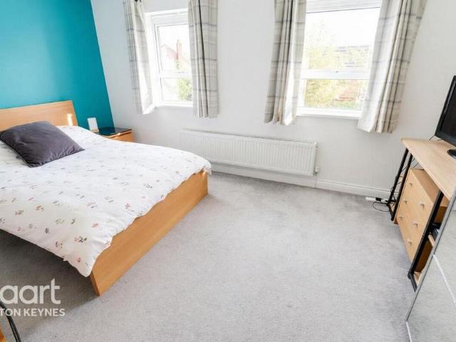 4 bedroom detached house to rent